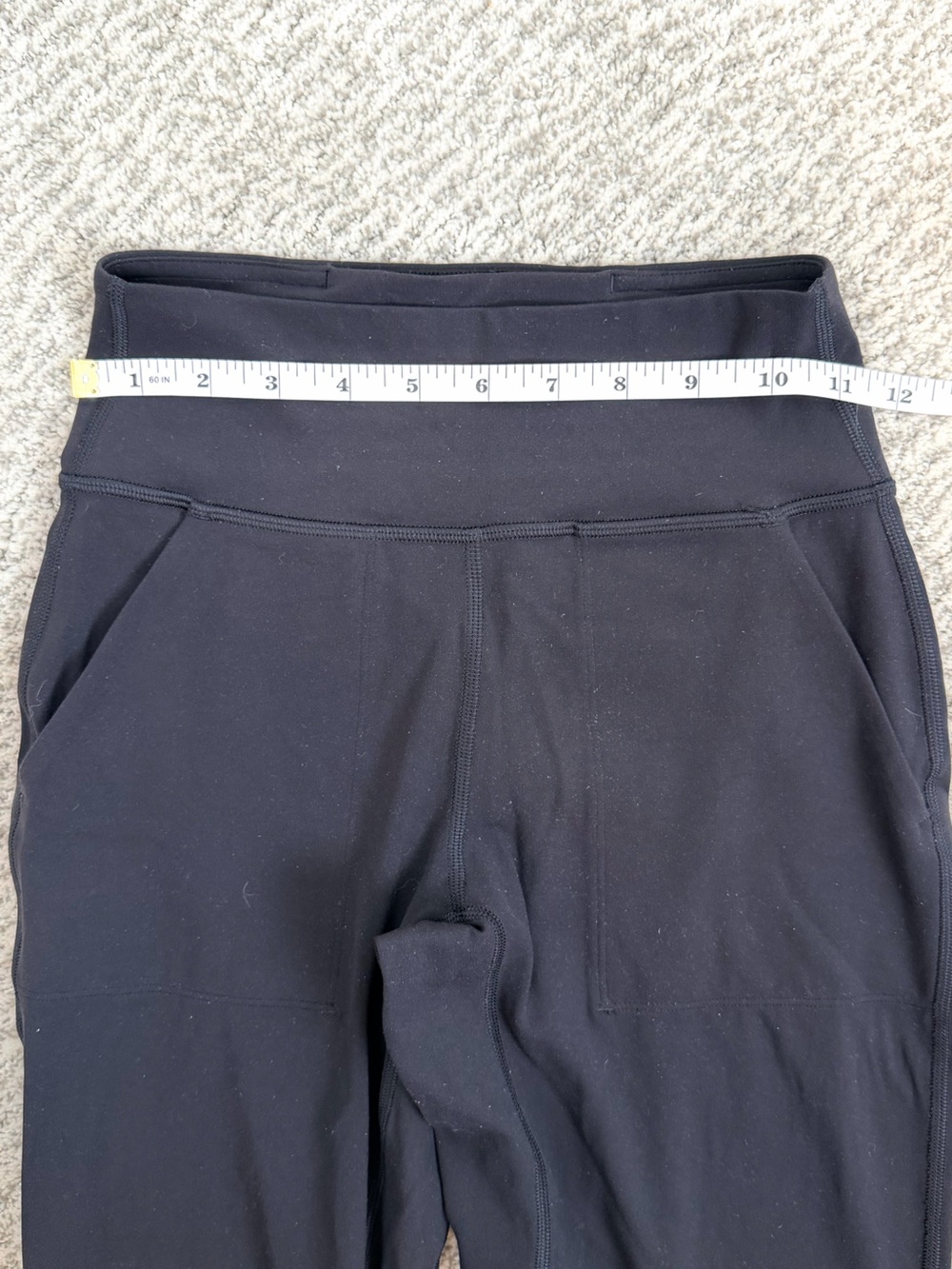 lululemon Align Black Joggers Size 2 Like New for Yoga Pilates Travel Lounging - Picture 6 of 7